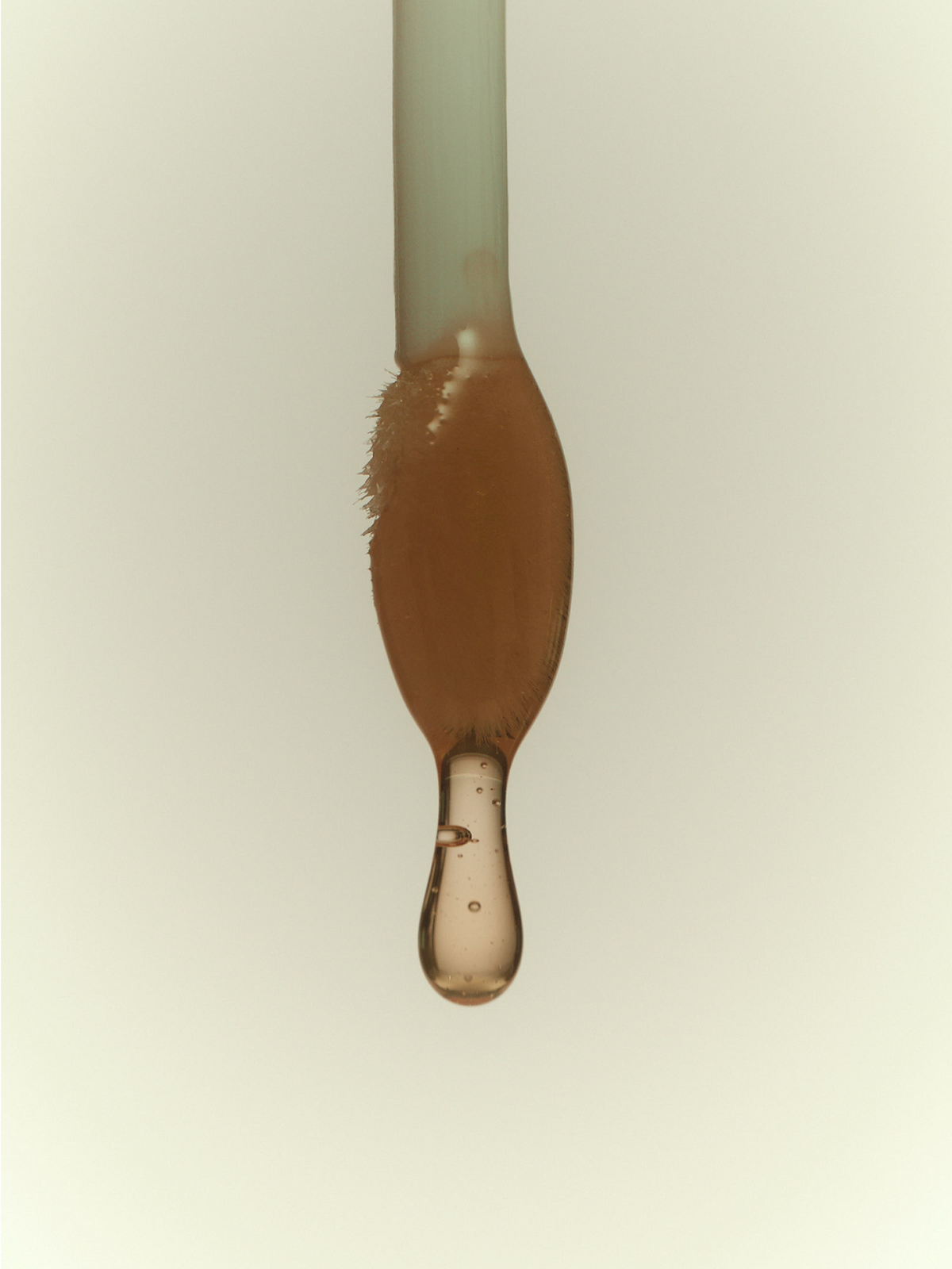 Lipid Lip Hydrating Glossy Oil
